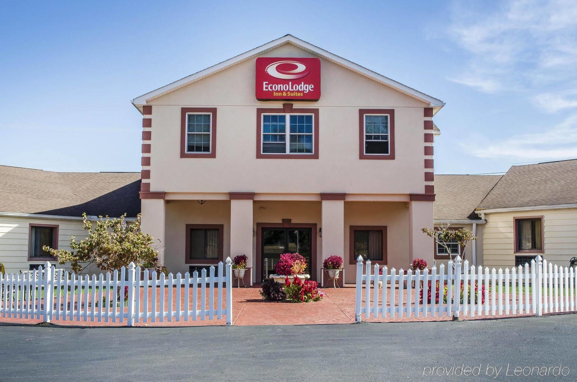 Econo Lodge Inn & Suites Denver Exterior photo