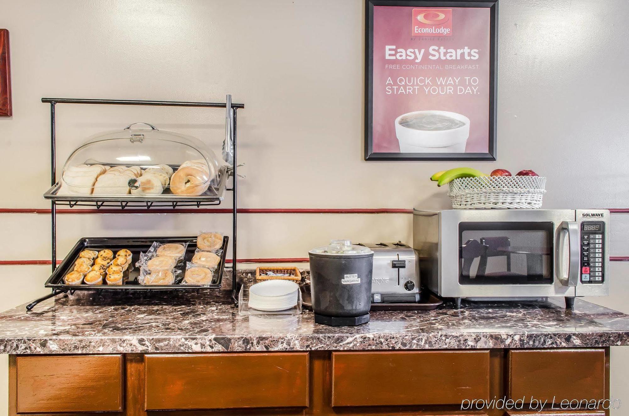 Econo Lodge Inn & Suites Denver Exterior photo