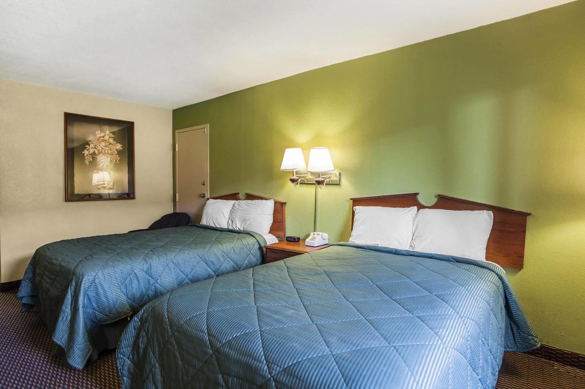 Econo Lodge Inn & Suites Denver Exterior photo